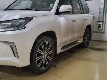 Lexus LX 570 2018 года за 55 000 000 тг. в Астана – фото 4