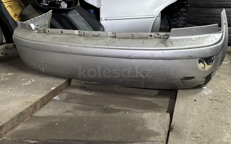 Задний бампер Шкода. за 25 000 тг. в Усть-Каменогорск