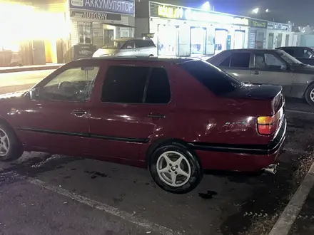 Volkswagen Vento 1994 года за 1 500 000 тг. в Астана – фото 2