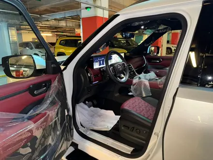 Nissan Patrol Platinum City 2025 года за 61 900 000 тг. в Алматы – фото 38