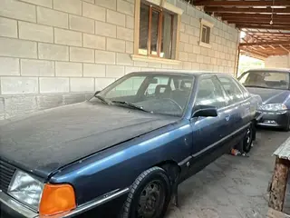 Audi 100