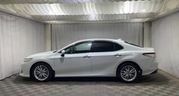 Toyota Camry Luxe 2020 года за 13 200 000 тг. в Алматы – фото 3