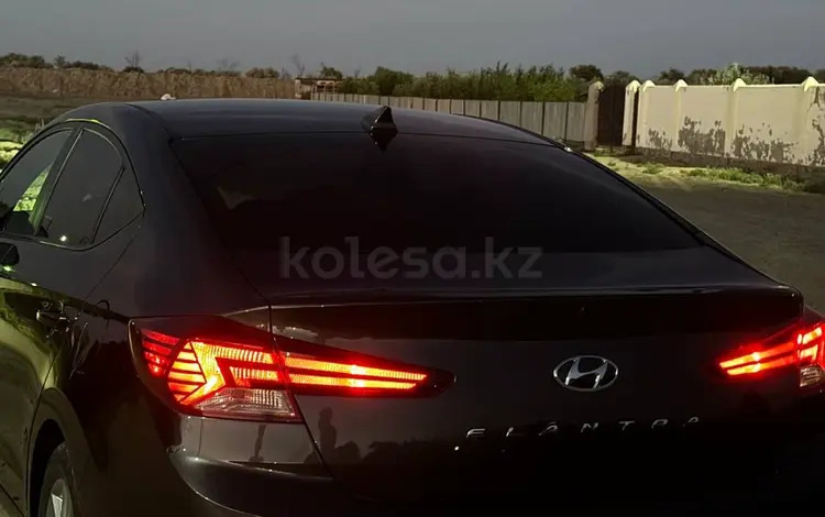 Hyundai Elantra 2020 годаfor8 500 000 тг. в Атырау