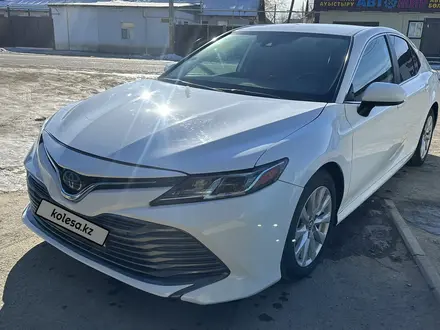 Toyota Camry 2020 года за 13 300 000 тг. в Айтеке би