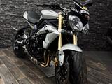 Triumph  STREET TRIPLE 675 R 2014 года за 2 800 000 тг. в Алматы