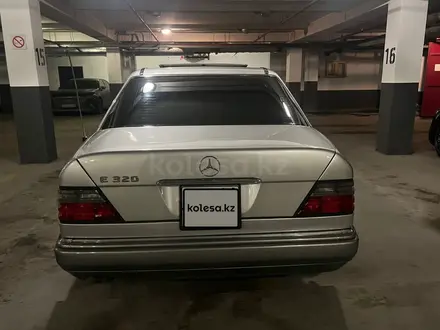 Mercedes-Benz E 320 1994 годаүшін3 600 000 тг. в Алматы