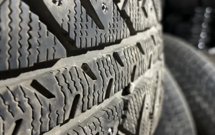 Bridgestone 225/65 R17 за 60 000 тг. в Астана