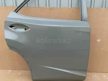 Дверь правая задняя за 88 000 тг. в Алматы