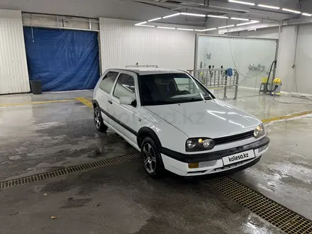 Volkswagen Golf 1994 года за 1 700 000 тг. в Караганда