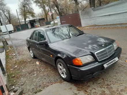 Mercedes-Benz C 180 1999 года за 1 000 000 тг. в Алматы – фото 3