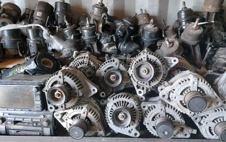 Тайота камри 30 2 4 генратер за 25 000 тг. в Шымкент