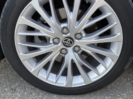 Toyota Camry 2019 года за 12 500 000 тг. в Атырау – фото 10
