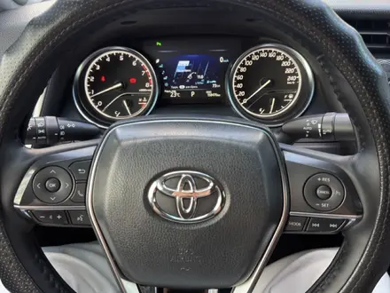 Toyota Camry 2019 года за 12 500 000 тг. в Атырау – фото 12