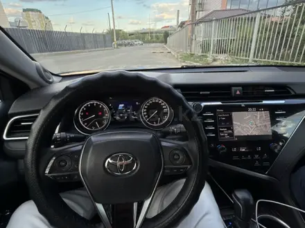 Toyota Camry 2019 года за 12 500 000 тг. в Атырау – фото 13