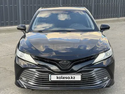 Toyota Camry 2019 года за 12 500 000 тг. в Атырау – фото 4