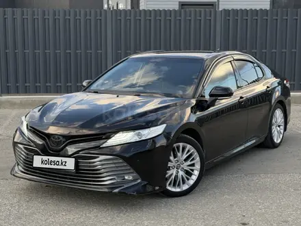 Toyota Camry 2019 года за 12 500 000 тг. в Атырау