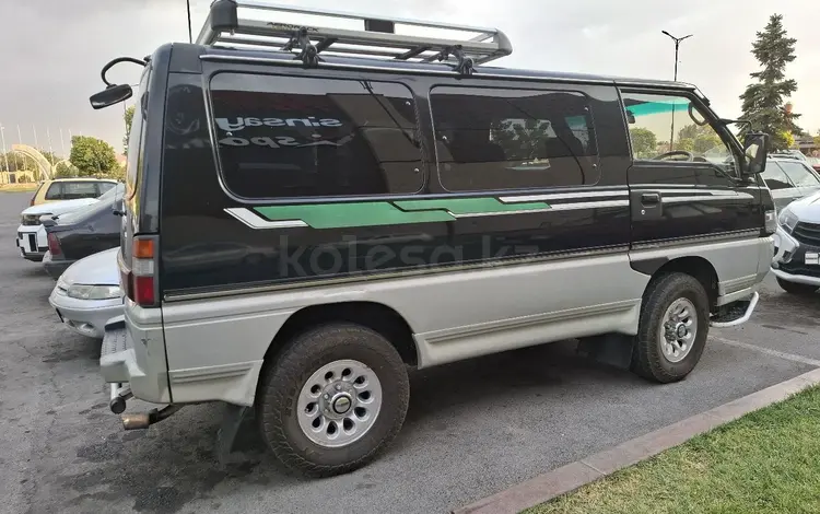 Mitsubishi Delica 1993 годаfor3 000 000 тг. в Шымкент