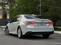 Toyota Camry 2019 года за 15 200 000 тг. в Караганда – фото 3