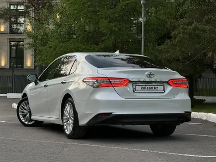 Toyota Camry 2019 года за 15 200 000 тг. в Караганда – фото 3