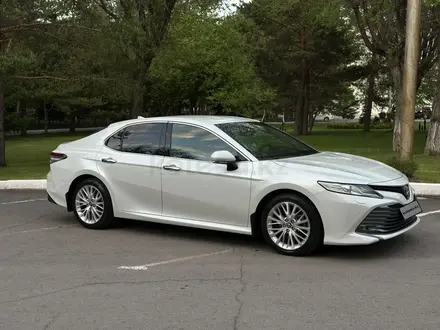 Toyota Camry 2019 года за 15 200 000 тг. в Караганда – фото 6