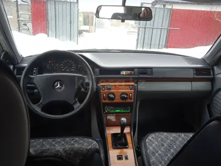 Mercedes-Benz E 200 1991 года за 1 250 000 тг. в Караганда – фото 12