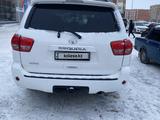 Toyota Sequoia 2016 годаүшін24 000 000 тг. в Актобе – фото 3