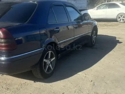 Mercedes-Benz C 200 1994 года за 1 800 000 тг. в Семей