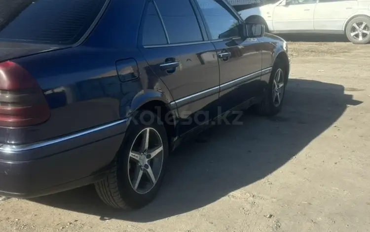 Mercedes-Benz C 200 1994 года за 1 800 000 тг. в Семей