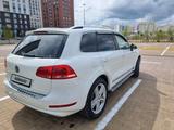 Volkswagen Touareg 2013 года за 11 400 000 тг. в Астана – фото 5