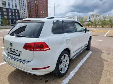 Volkswagen Touareg 2013 года за 11 300 000 тг. в Астана – фото 5