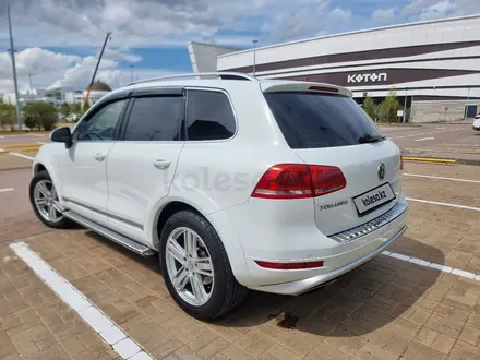 Volkswagen Touareg 2013 года за 11 300 000 тг. в Астана – фото 4