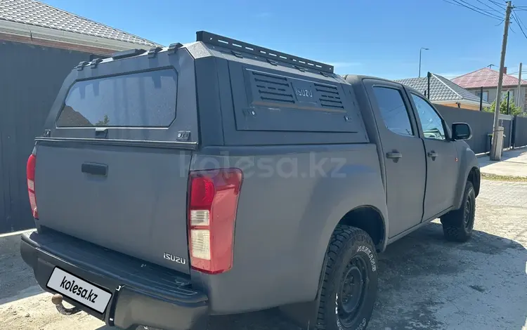 Isuzu D-Max 2018 года за 8 000 000 тг. в Атырау