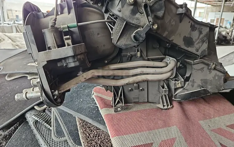 Радиатор печки на BMW E39 E53 E60 за 30 000 тг. в Шымкент