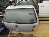 Крышка багажника Volkswagen Golf 4 за 35 000 тг. в Алматы