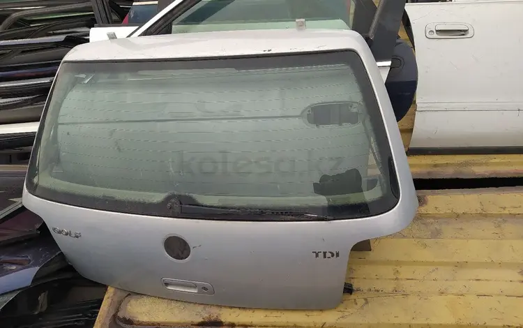 Крышка багажника Volkswagen Golf 4 за 35 000 тг. в Алматы