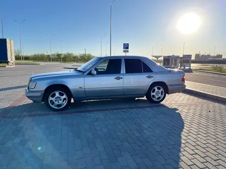 Mercedes-Benz E 320 1994 года за 3 450 000 тг. в Кызылорда – фото 2