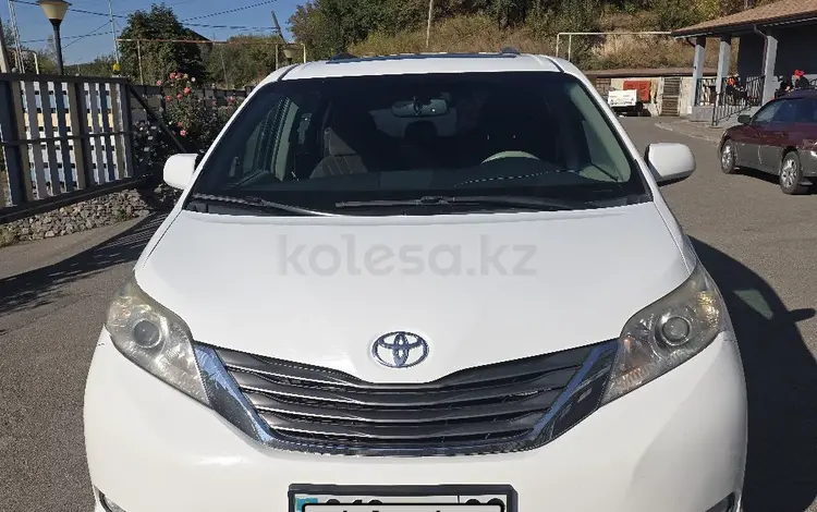 Toyota Sienna 2011 года за 11 500 000 тг. в Алматы