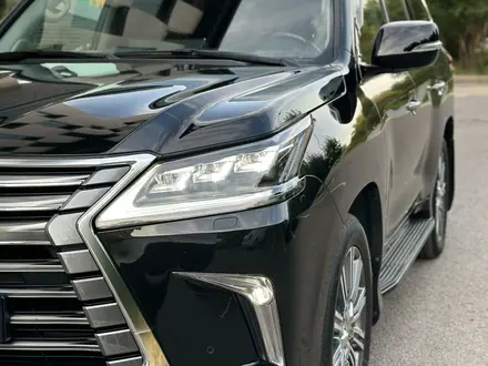 Lexus LX 570 2017 года за 38 500 000 тг. в Астана – фото 3