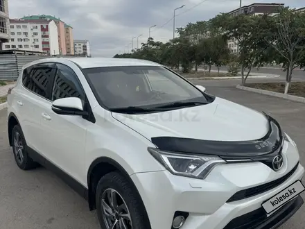 Toyota RAV4 2018 года за 11 000 000 тг. в Актау – фото 3