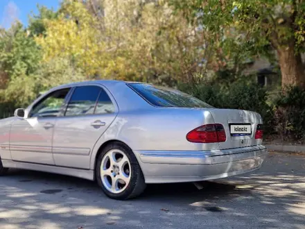 Mercedes-Benz E 320 2000 года за 6 100 000 тг. в Шымкент – фото 8