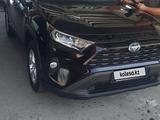 Toyota RAV4 2020 года за 13 500 000 тг. в Мерке