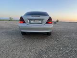 Mercedes-Benz C 180 2001 года за 3 300 000 тг. в Караганда – фото 3