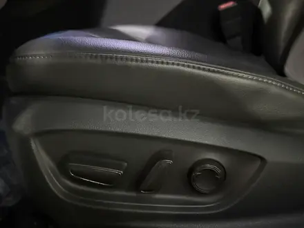 Toyota Camry 2019 года за 13 500 000 тг. в Шымкент – фото 16