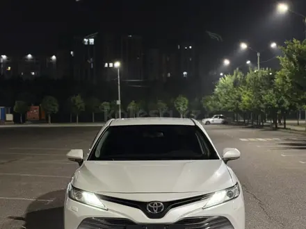 Toyota Camry 2019 года за 13 500 000 тг. в Шымкент