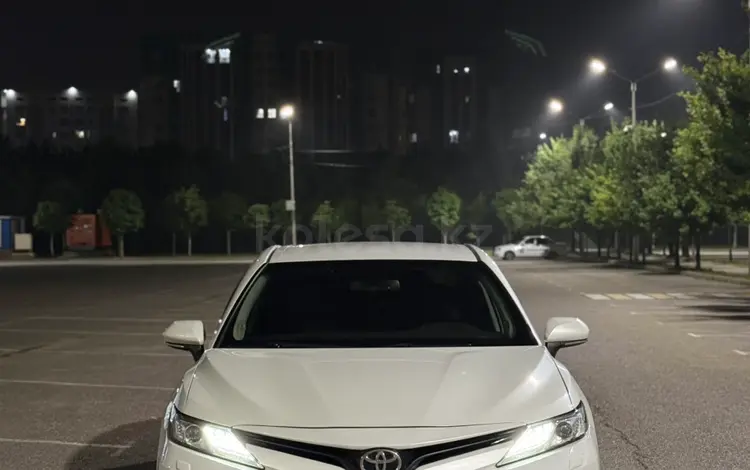 Toyota Camry 2019 года за 13 500 000 тг. в Шымкент