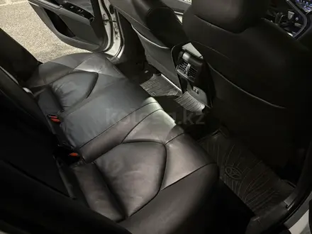 Toyota Camry 2019 года за 13 500 000 тг. в Шымкент – фото 21