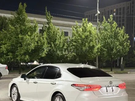 Toyota Camry 2019 года за 13 500 000 тг. в Шымкент – фото 4