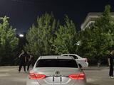 Toyota Camry 2019 года за 13 500 000 тг. в Шымкент – фото 5