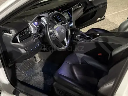Toyota Camry 2019 года за 13 500 000 тг. в Шымкент – фото 8