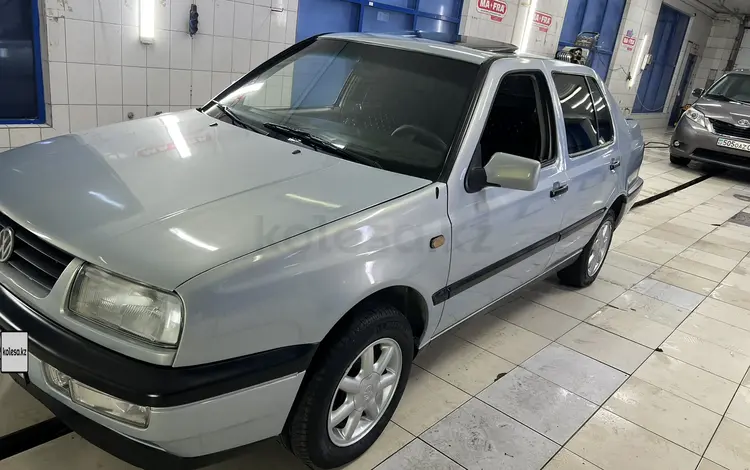 Volkswagen Vento 1996 годаfor1 650 000 тг. в Тараз